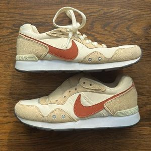 Nike Venture Runner 'Coconut Milk Rugged Orange' CK2948-105 Women’s Shoe Size 6